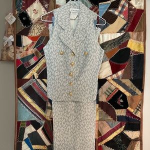 Joan & David light green-gray pant suit